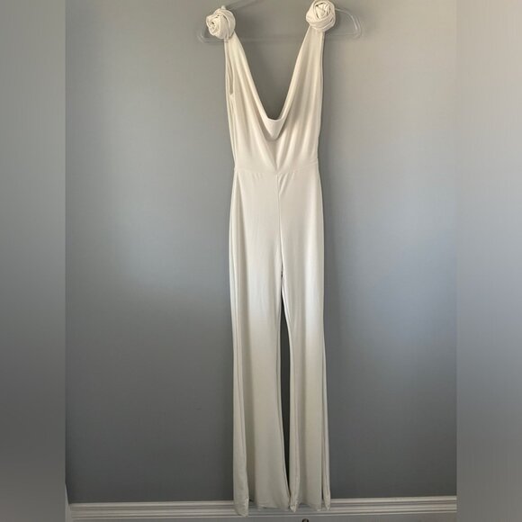 WHITE COWL-NECK JUMPSUIT WITH CORSAGES AND LACE DETAIL - Picture 6 of 9